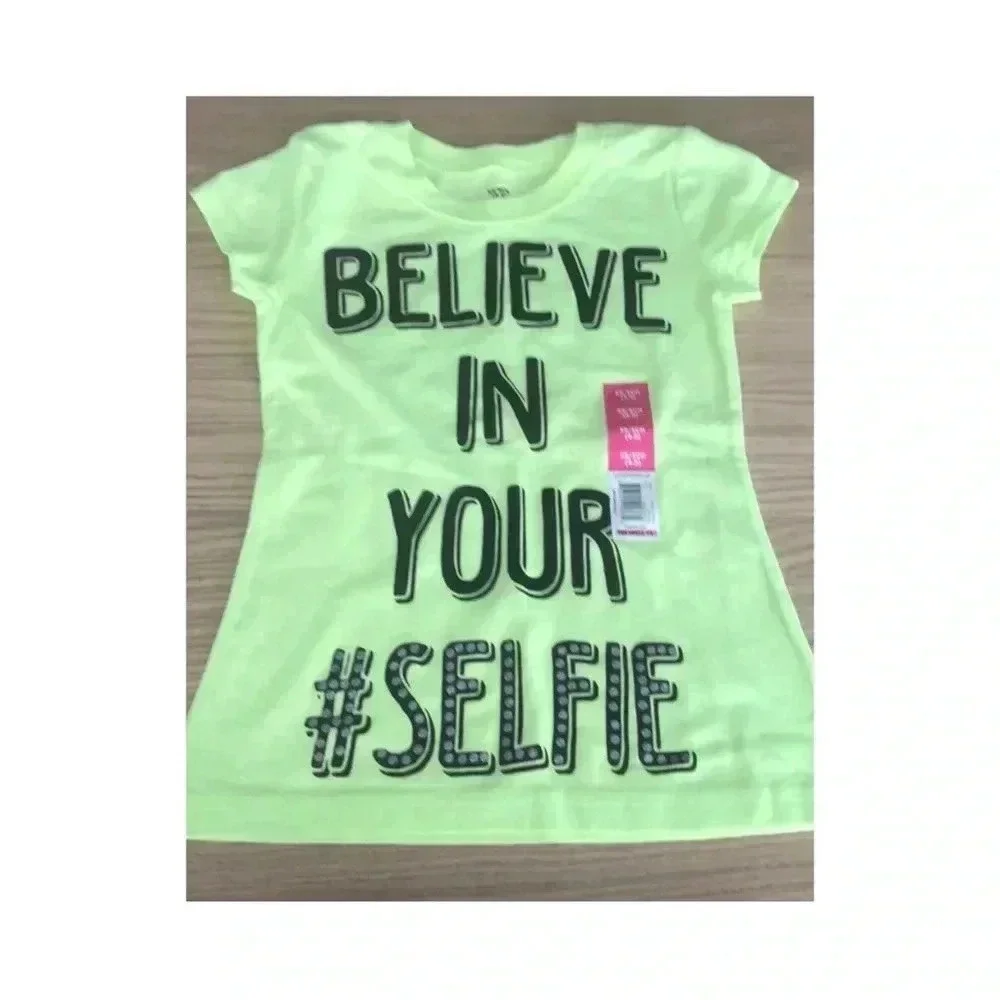 🆕Girl #Selfie Neon Tee XS🆕